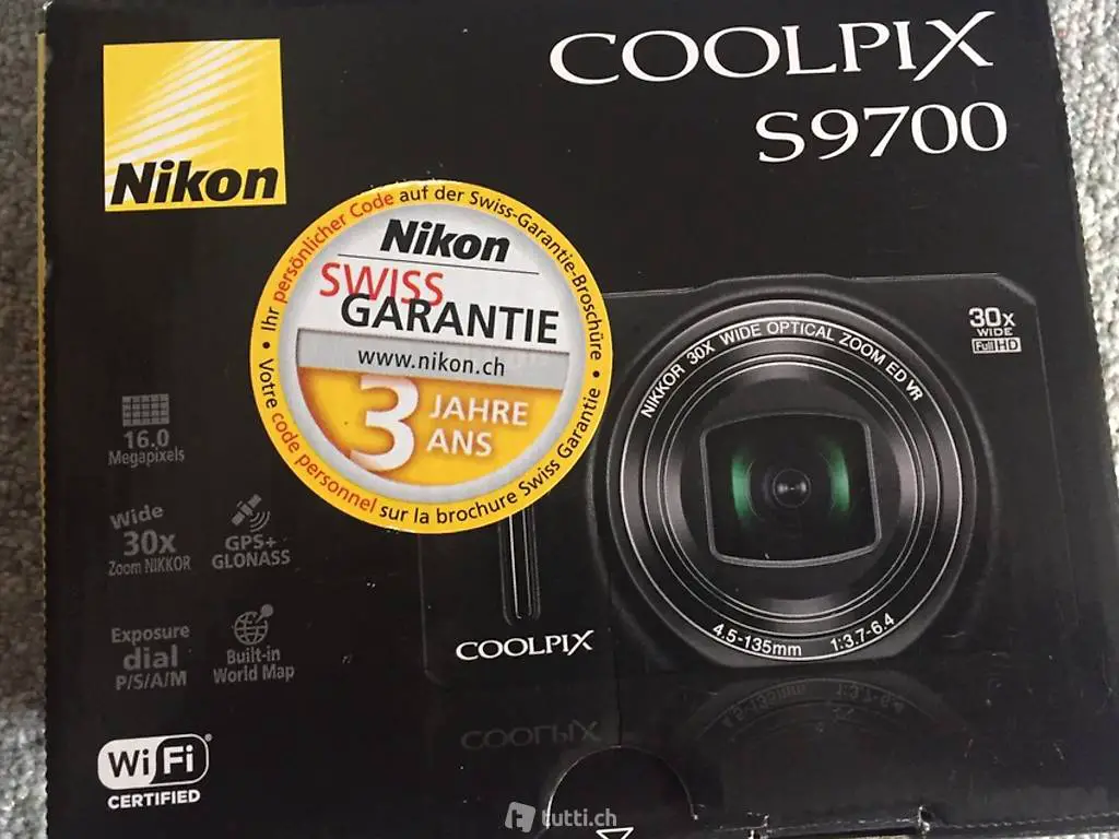 Kamera Nikon Coolpix S9700 inkl. 8GB Simkarte und Etui