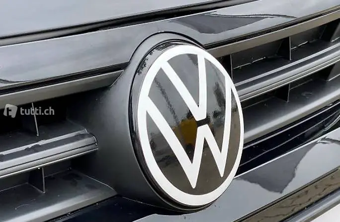 VW Tiguan Front Emblem Klavierlack