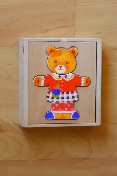 „Bären-Anzieh-Spiel" aus Holz (wenig gebraucht)