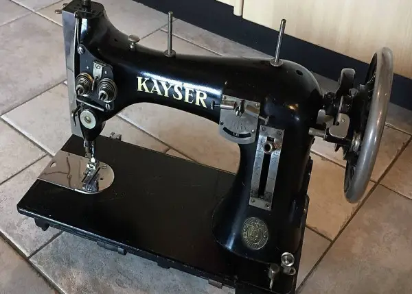 Nähmaschine Antik Kayser