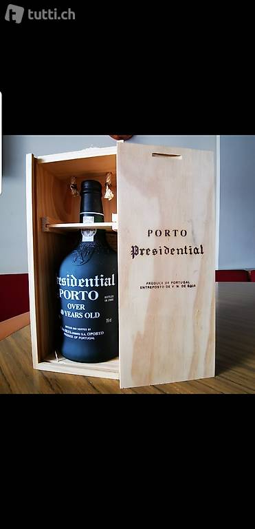 Porto Presidential 40 years old in der Holzkiste