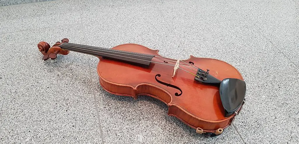 Violine 100 Jährig (4/4)