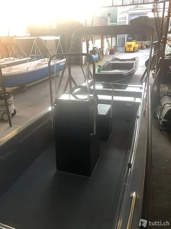 Motorboot 5,4x1,4m neu mit 15ps Suzuki