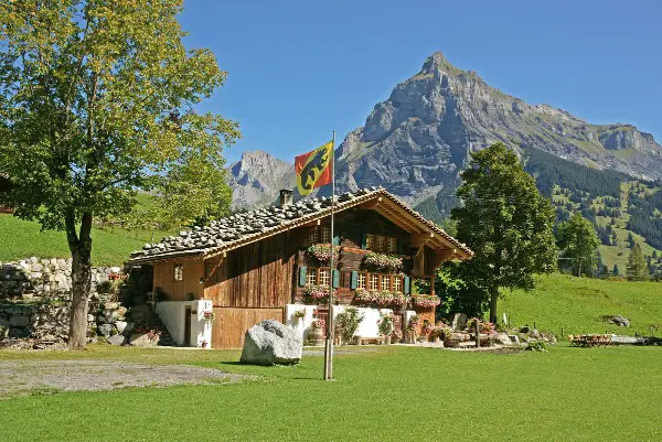 Bauernhaus - Juwel mit B & B - Lizenz im Berner Oberland