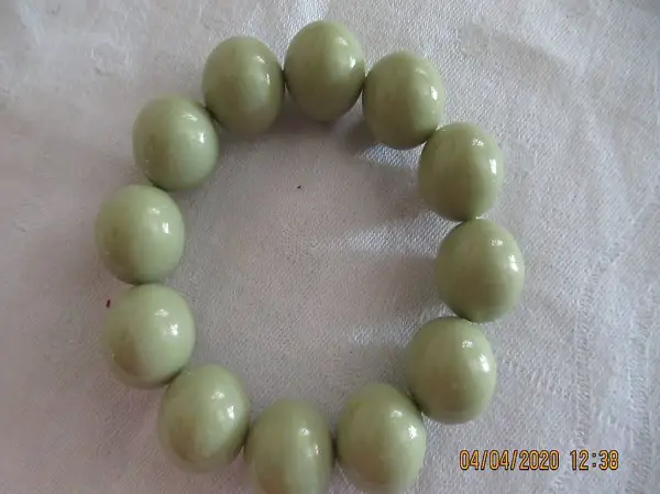  Armband, Perlenband, in Hellgrün, Oliv,