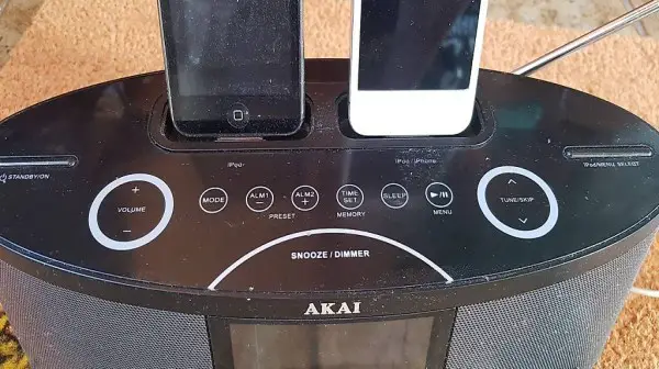 iPod/iPhone und Radio - Aki Musikanlage