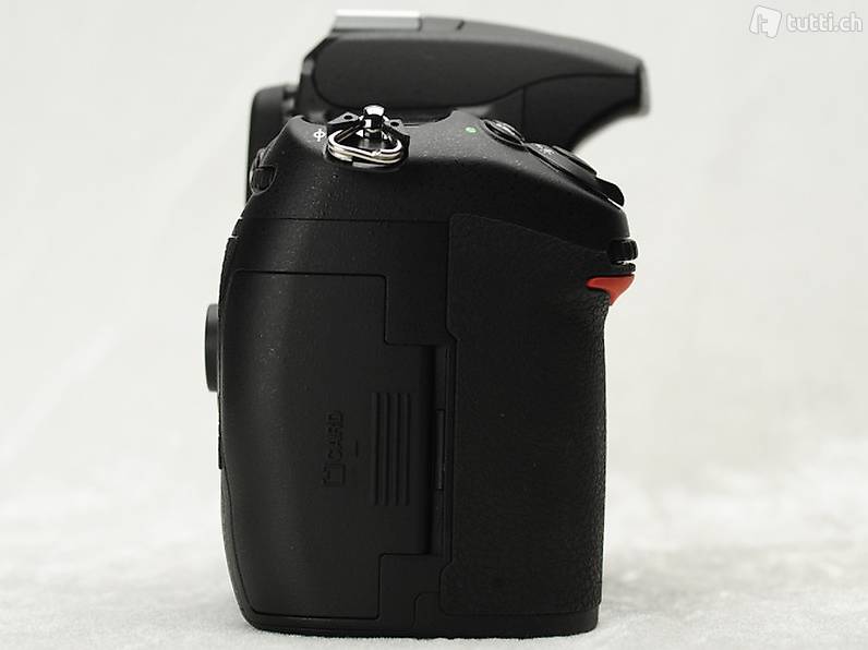 Nikon D300s Kit 18-200mm VR + Battery Grip (Come Nuova)