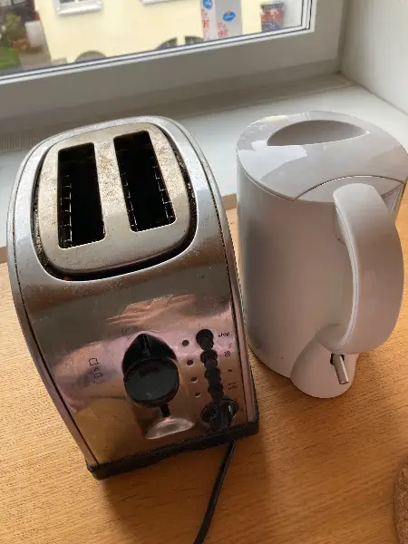 Gebrauchter Wasserkocher + Toaster