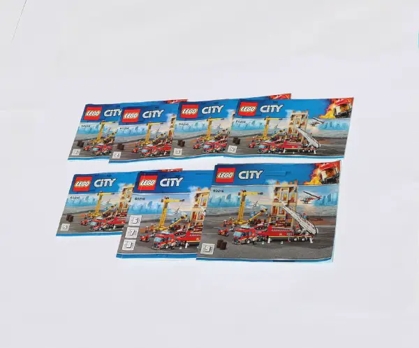 Lego City Feuerwehr in der Stadt plus 4 weitere Artikel