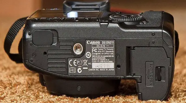 Canon 50D + 50mm (2807 scatti)