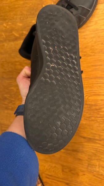 wenig wenig benutzte Adidas Schuhe