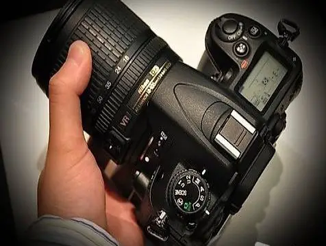 Nikon D7000 + 18-105mm VR + Battery Grip + Borsa