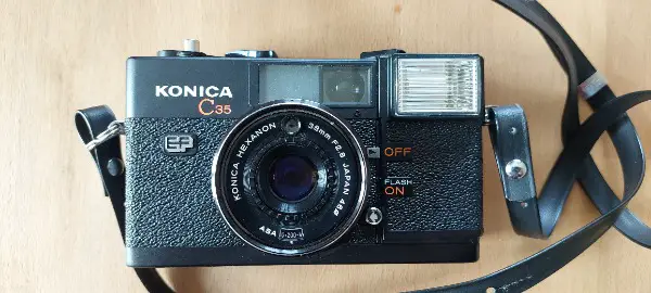 Konica C35 EF Kompaktkamera in Top Zustand mit originaler Tasche