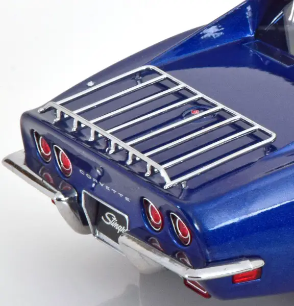 NEU: Chevrolet Corvette C3 Targa 1972 dunkelblau met. 1:18