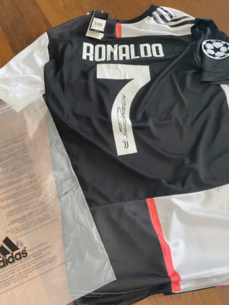 Cristiano Ronaldo Trikot signiert