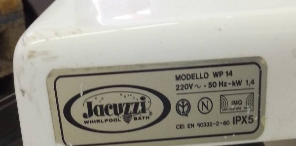 JACUZZI Original 167x167 Whirlpool
