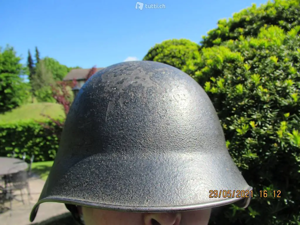 Helm Militärhelm von um 1950? oder früher?