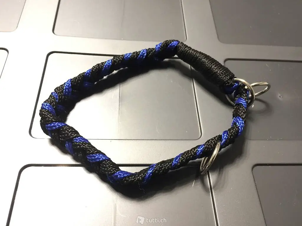 Neues blau-schwarzes Hundehalsband geflochten