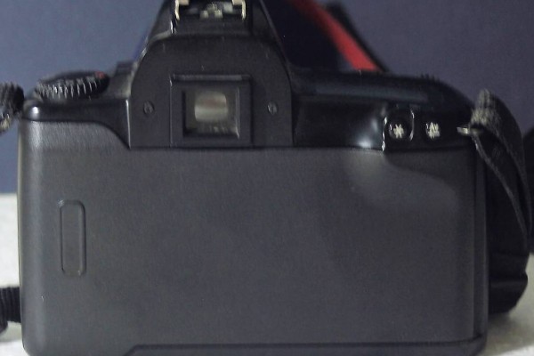 Canon EOS 500 analoge Spiegelreflexkamera, schwarz.