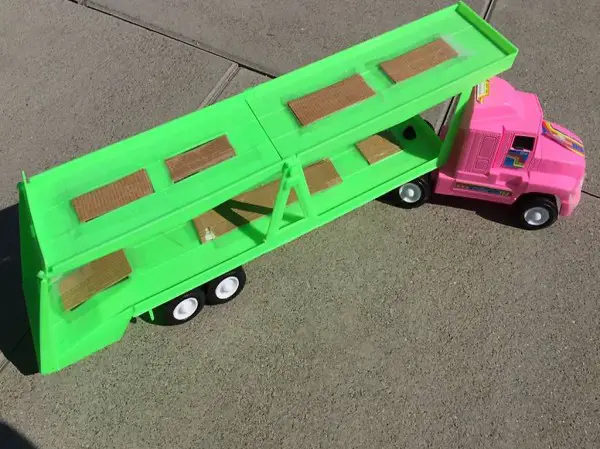 Lastwagen aus Kunststoff