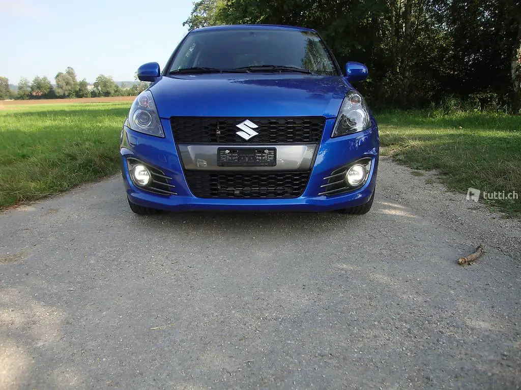 Suzuki Swift GTi mit spez. Tagfahrtlicht und Abbiegelicht..