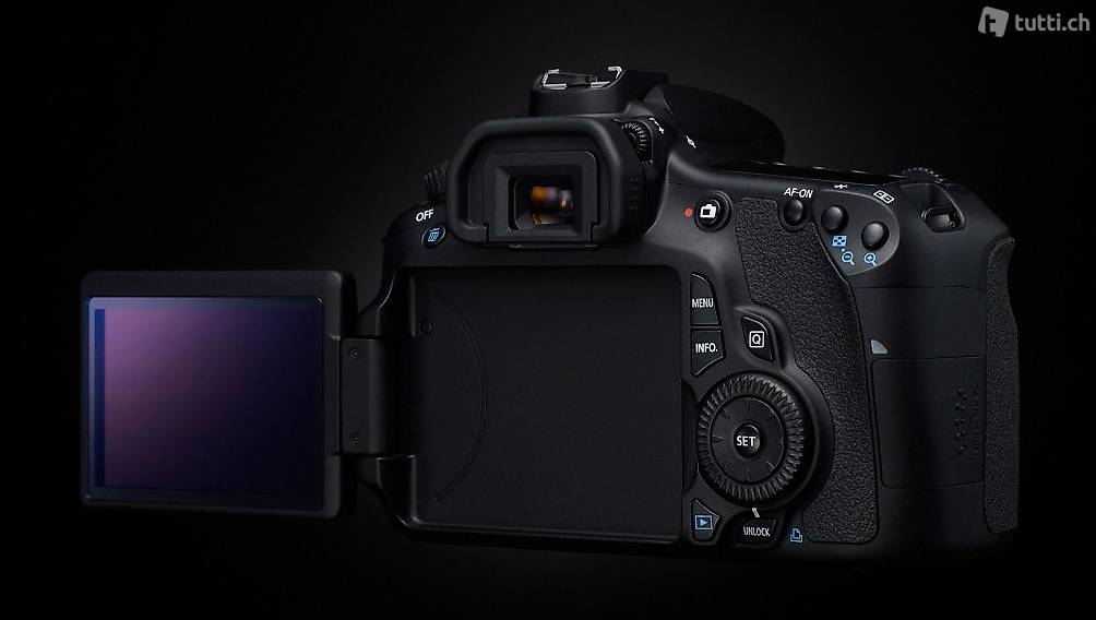 Canon EOS 60D + 18-135mm is + battery grip (Pari al Nuovo) !