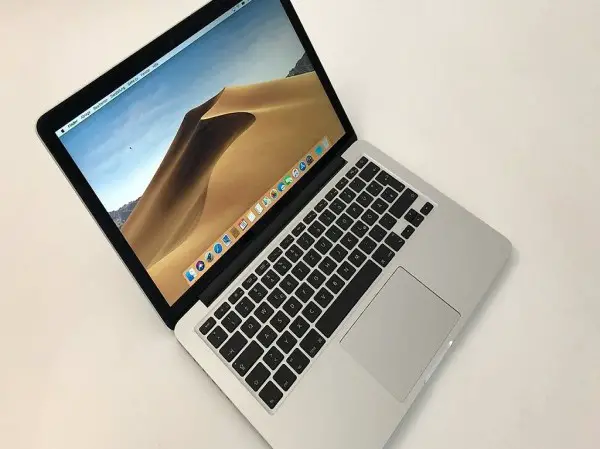  Apple MacBook Pro 13 Zoll Retina, 2,40 GHz, 256GB SSD