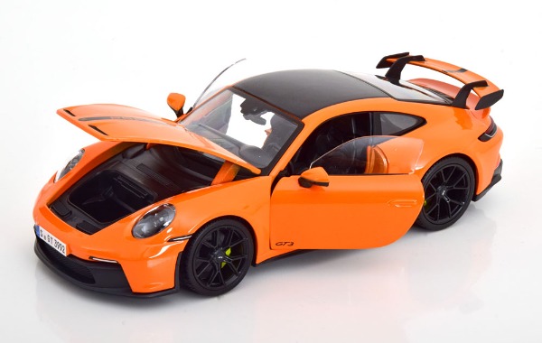 NEU: Porsche 911 / 992 GT3 seit 2021 orange / schwarz 1:18