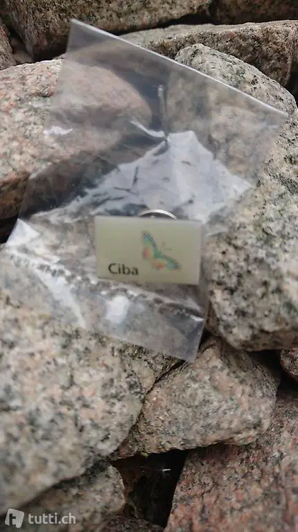 Nostalgie Ciba Spezialitäten Chemie Pin aus Metall