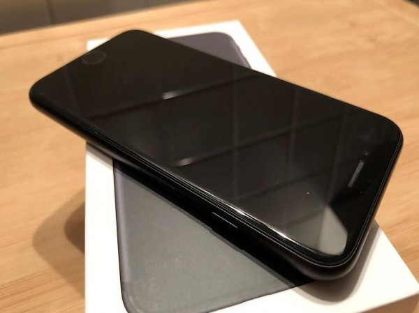  iPhone 7 32GB Schwarz Matt mit Garantie zu verkaufen