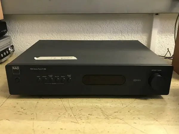  NAD C 422 RDS Stereo Tuner
