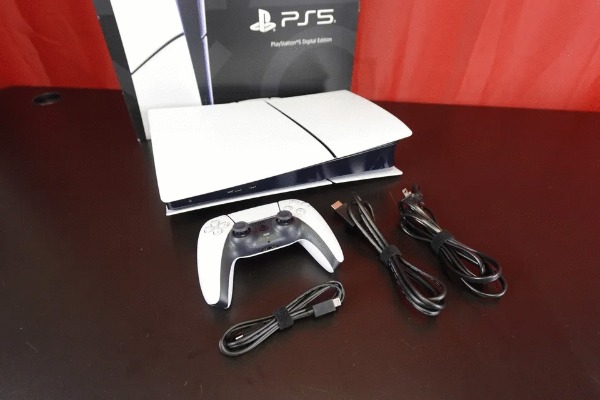 Console Sony PS5 édition numérique - Blanc (mince) 4,85 809