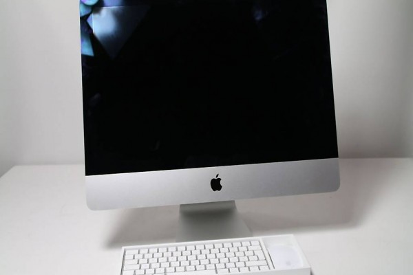  Apple iMac Late 2015 Slim 21.5? Display Intel 2.8GHz i5 8GB
