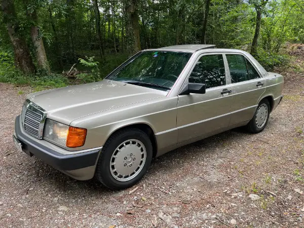 Mercedes-Benz 190 2.3 VETERAN Mercedes-Benz 190 2.3 VETERAN