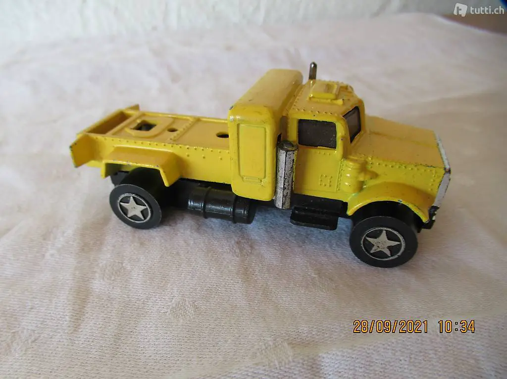 Lastwagen, Truck, in gelb