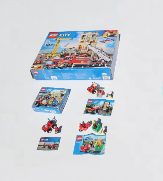 Lego City Feuerwehr in der Stadt plus 4 weitere Artikel